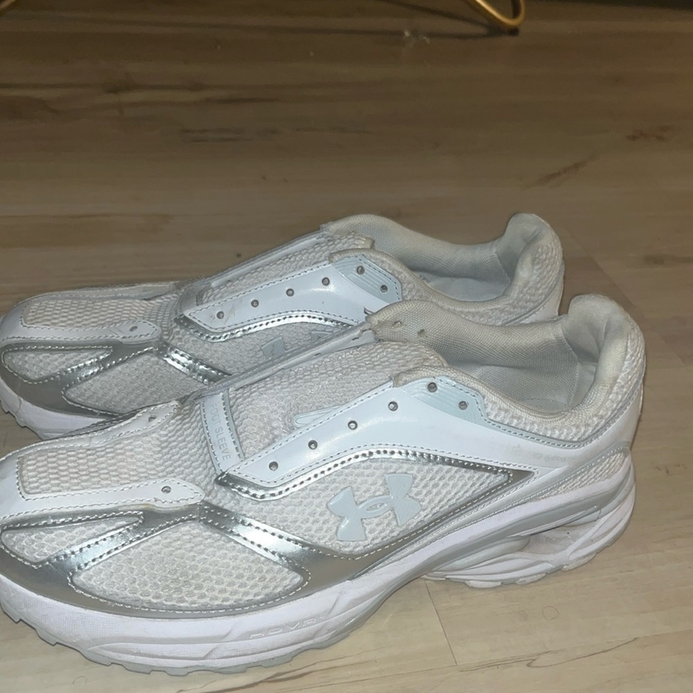 Brand - UNDERARMOUR (UA), Size 9.5, Color- White